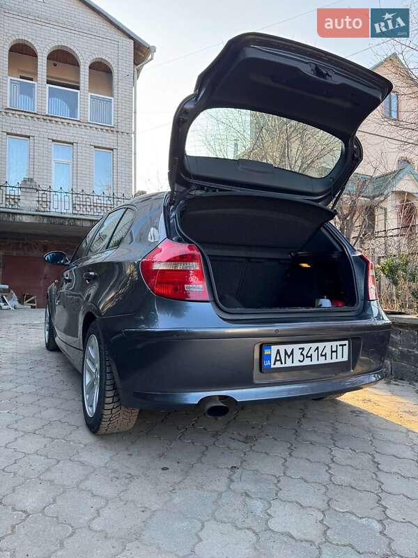 Хетчбек BMW 1 Series 2007 в Житомирі