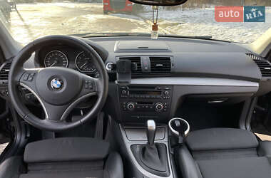 Хэтчбек BMW 1 Series 2010 в 