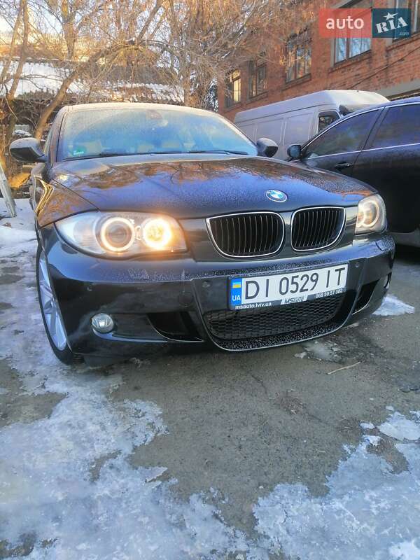 Хэтчбек BMW 1 Series 2009 в Буче