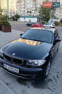 Хэтчбек BMW 1 Series 2009 в Знаменке