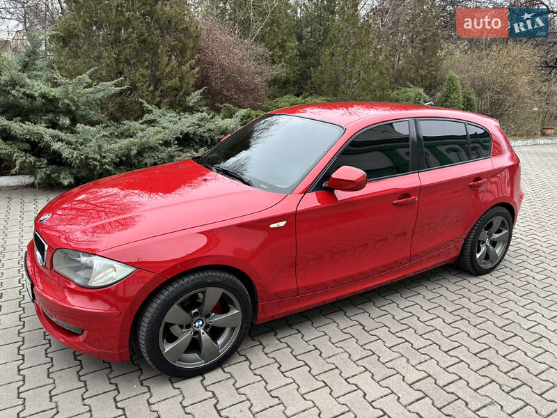 Хетчбек BMW 1 Series 2011 в Запоріжжі