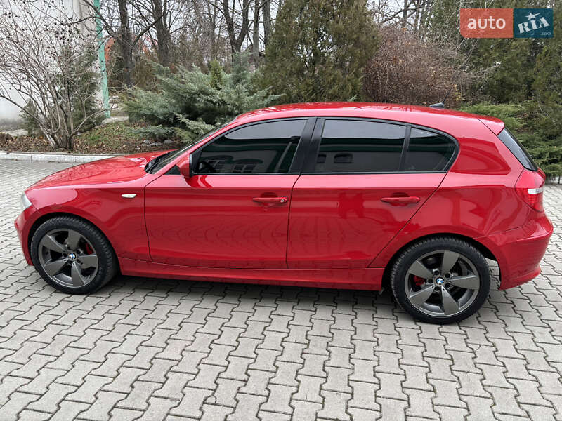 Хетчбек BMW 1 Series 2011 в Запоріжжі