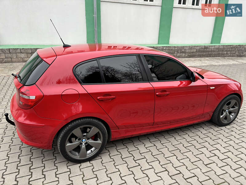 Хетчбек BMW 1 Series 2011 в Запоріжжі