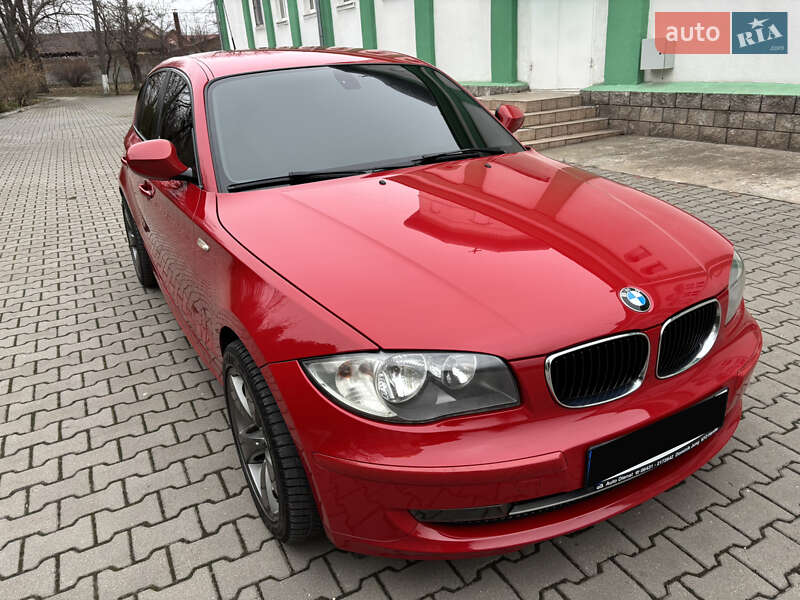 Хетчбек BMW 1 Series 2011 в Запоріжжі
