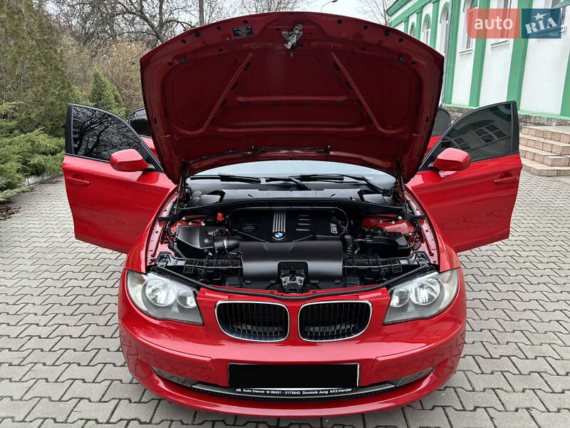 Хетчбек BMW 1 Series 2011 в Запоріжжі