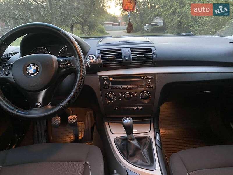 Хетчбек BMW 1 Series 2008 в Харкові
