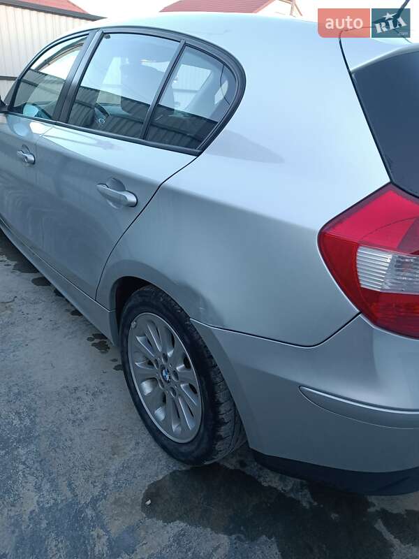 Хэтчбек BMW 1 Series 2005 в Банилове