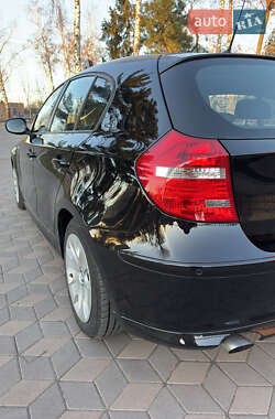 Хетчбек BMW 1 Series 2010 в 
