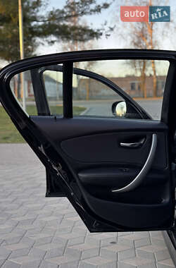 Хетчбек BMW 1 Series 2010 в 