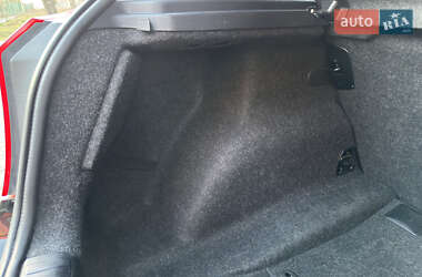 Хетчбек BMW 1 Series 2010 в 