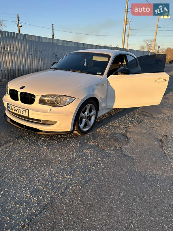 Хэтчбек BMW 1 Series 2007 в 