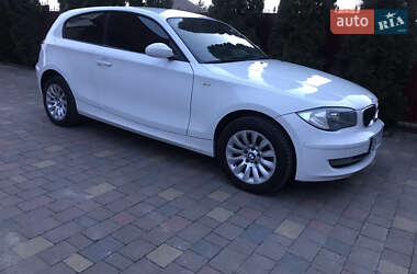 Хетчбек BMW 1 Series 2009 в 