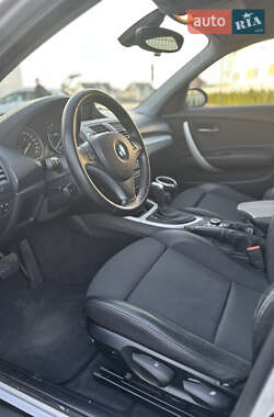 Хетчбек BMW 1 Series 2009 в 