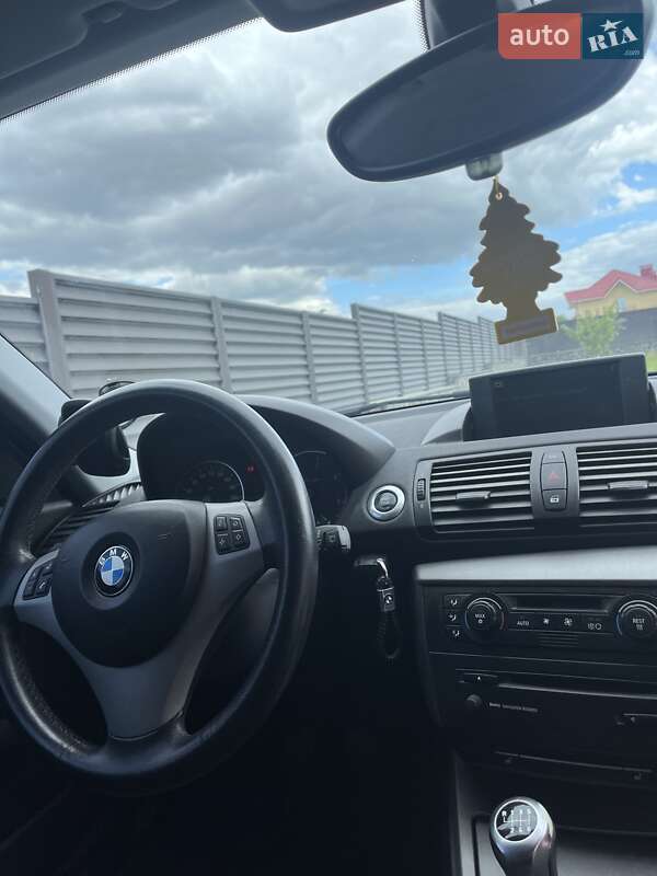 Хетчбек BMW 1 Series 2005 в Іллінцях