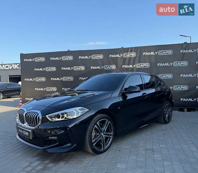 Хетчбек BMW 1 Series 2023 в 
