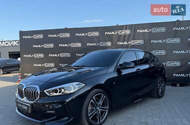 Хетчбек BMW 1 Series 2023 в 