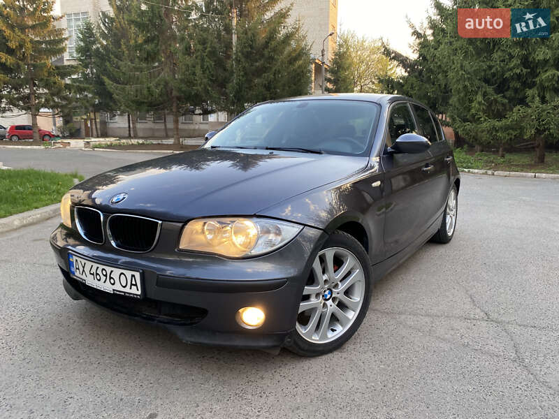 Хэтчбек BMW 1 Series 2006 в 