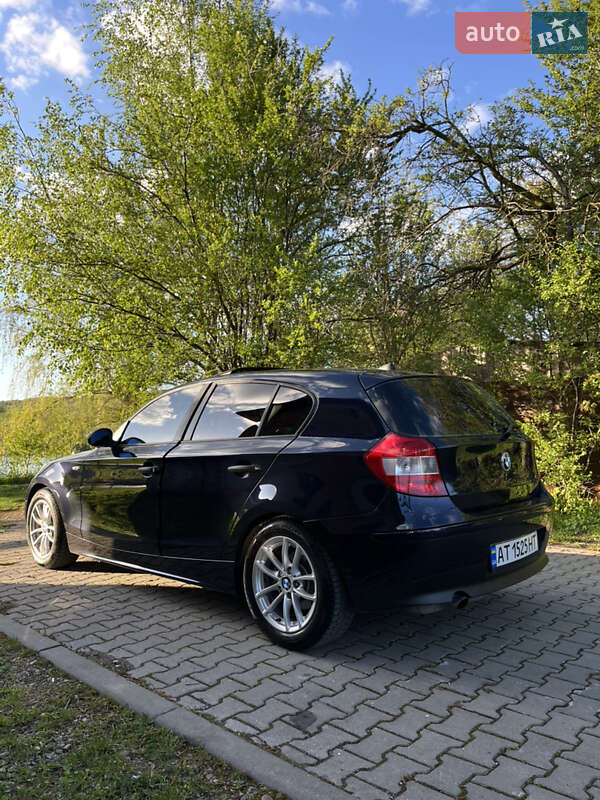 Хэтчбек BMW 1 Series 2005 в Ивано-Франковске