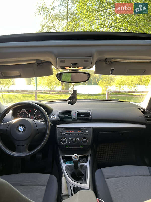 Хэтчбек BMW 1 Series 2005 в Ивано-Франковске