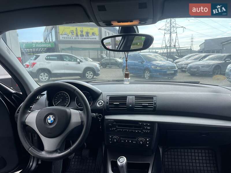 Хэтчбек BMW 1 Series 2006 в Мукачево