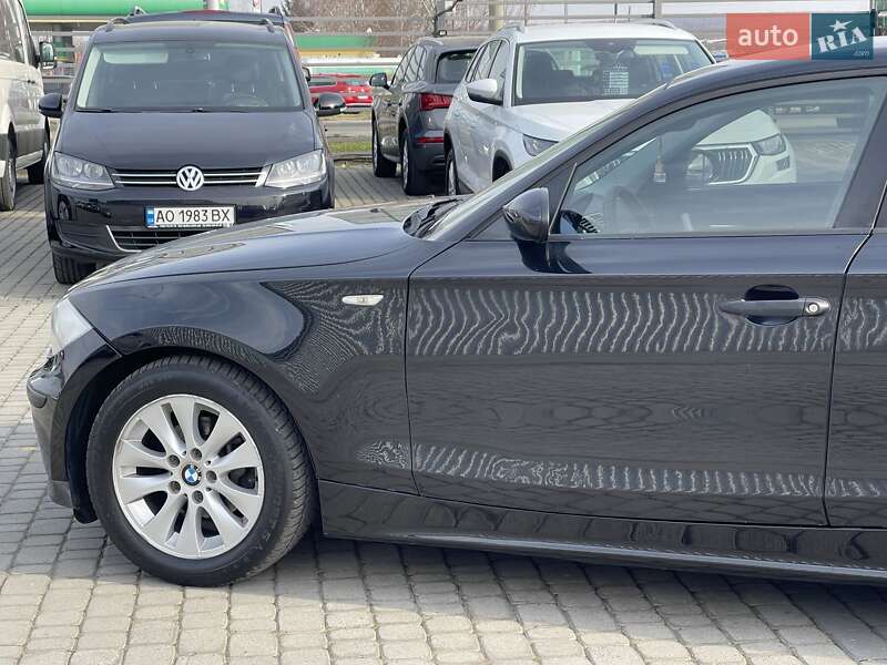 Хэтчбек BMW 1 Series 2006 в Мукачево