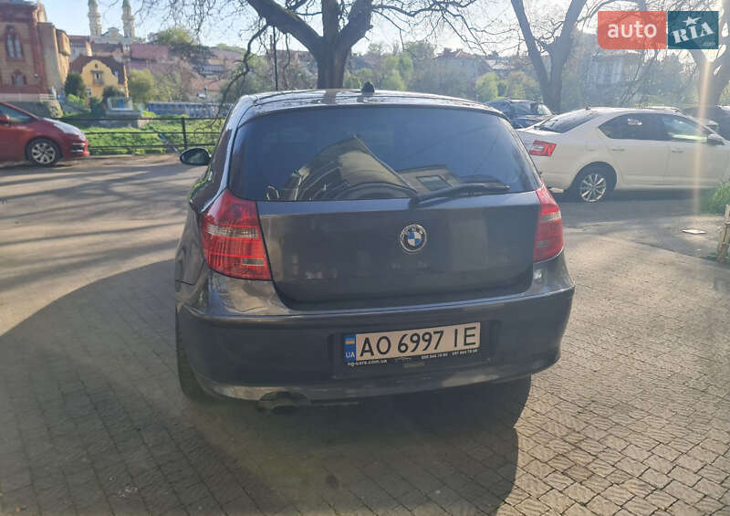 Хетчбек BMW 1 Series 2007 в Ужгороді