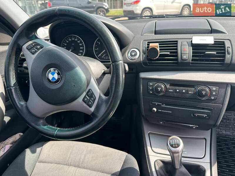 Хэтчбек BMW 1 Series 2005 в Киеве