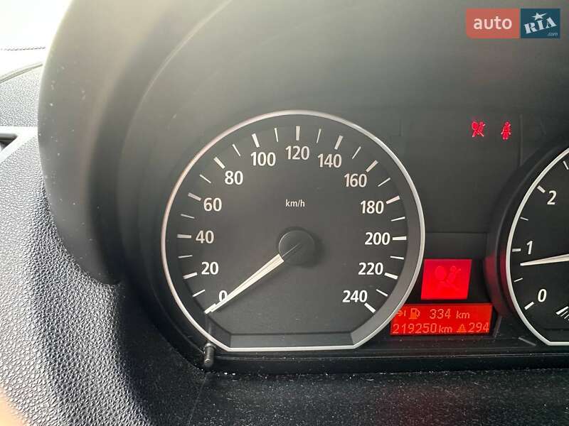 Хэтчбек BMW 1 Series 2005 в Киеве