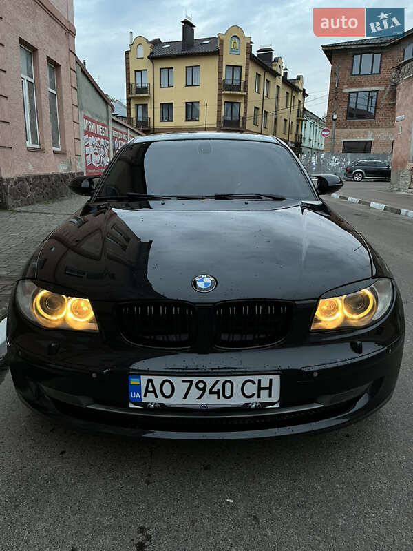Хетчбек BMW 1 Series 2007 в 