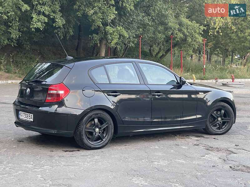 Хетчбек BMW 1 Series 2010 в Києві
