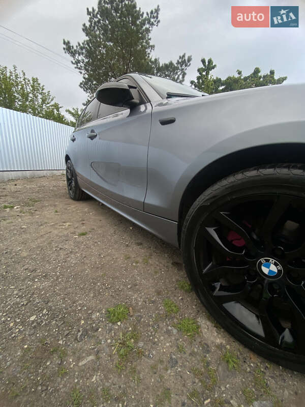 Хэтчбек BMW 1 Series 2005 в Ивано-Франковске