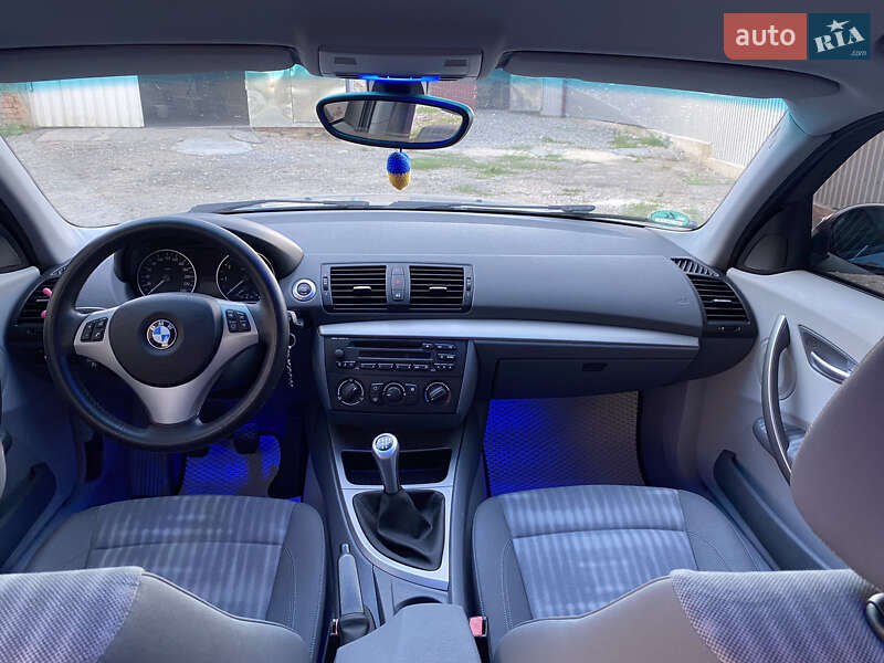 Хэтчбек BMW 1 Series 2005 в Ивано-Франковске