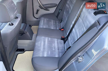Хэтчбек BMW 1 Series 2005 в 