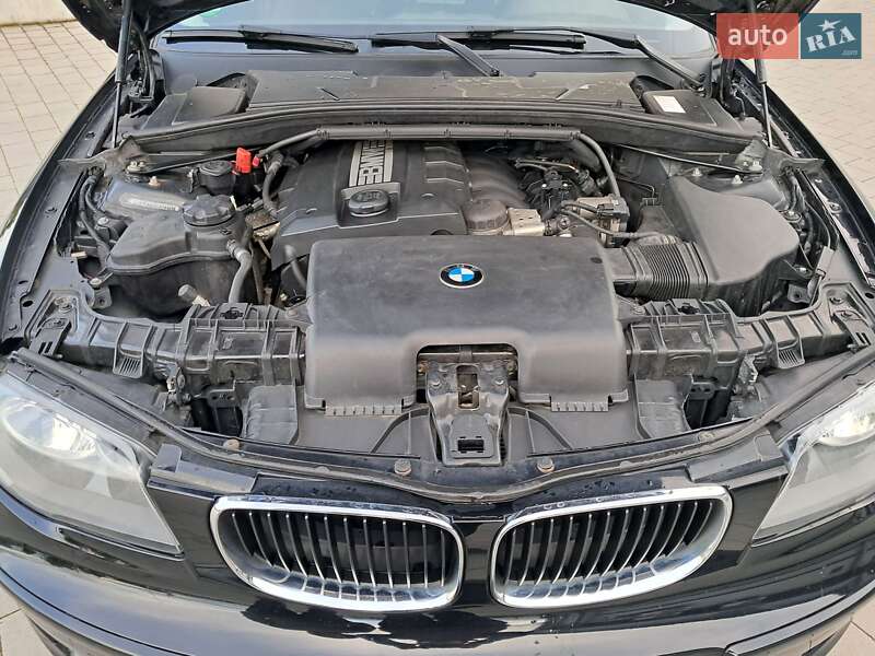 Хэтчбек BMW 1 Series 2010 в Ивано-Франковске