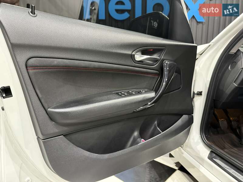 Хетчбек BMW 1 Series 2012 в Хмельницькому