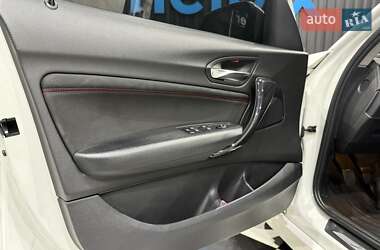 Хэтчбек BMW 1 Series 2012 в 