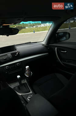Хэтчбек BMW 1 Series 2009 в 