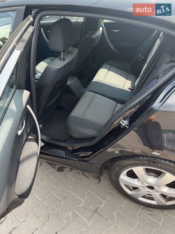 Хэтчбек BMW 1 Series 2005 в Житомире фото 11 Хэтчбек BMW 1 Series 2005 в Житомире