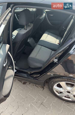 Хетчбек BMW 1 Series 2005 в 