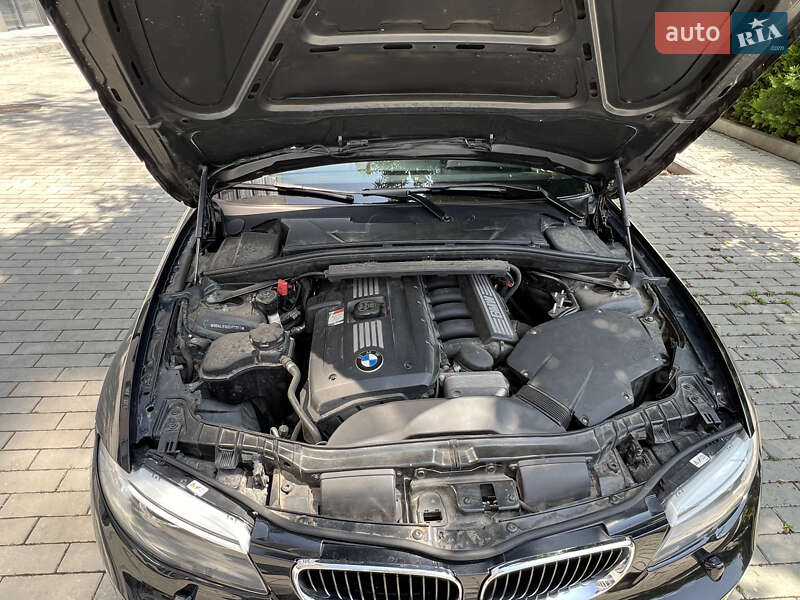 Кабриолет BMW 1 Series 2011 в Ужгороде