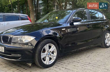 Хетчбек BMW 1 Series 2009 в 