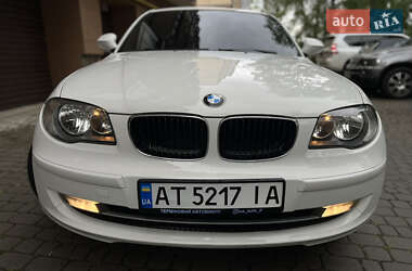 Хетчбек BMW 1 Series 2009 в 