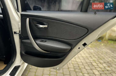 Хетчбек BMW 1 Series 2009 в 