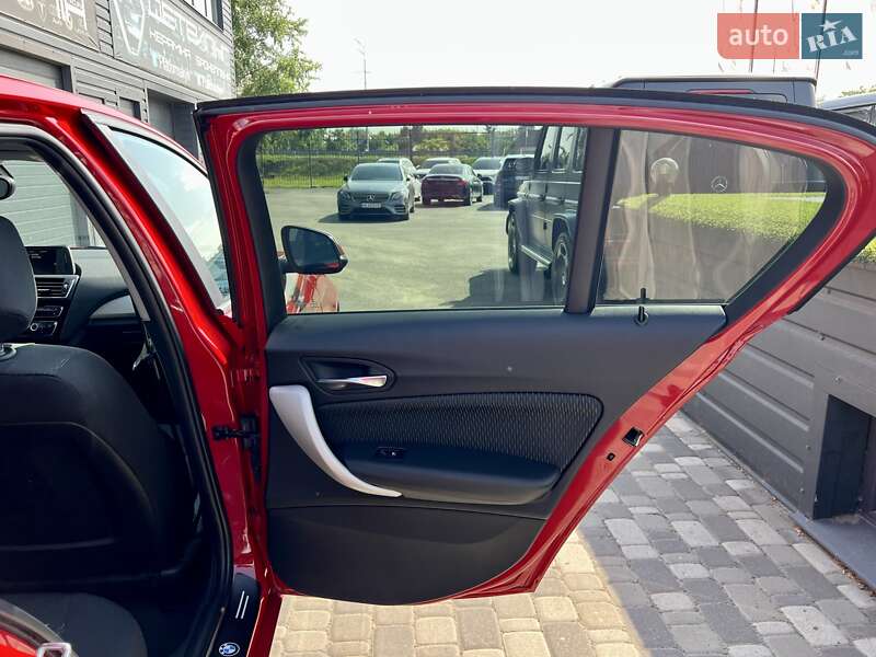 Хэтчбек BMW 1 Series 2017 в Киеве