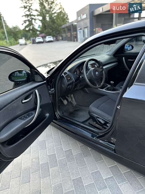Хэтчбек BMW 1 Series 2008 в Лубнах