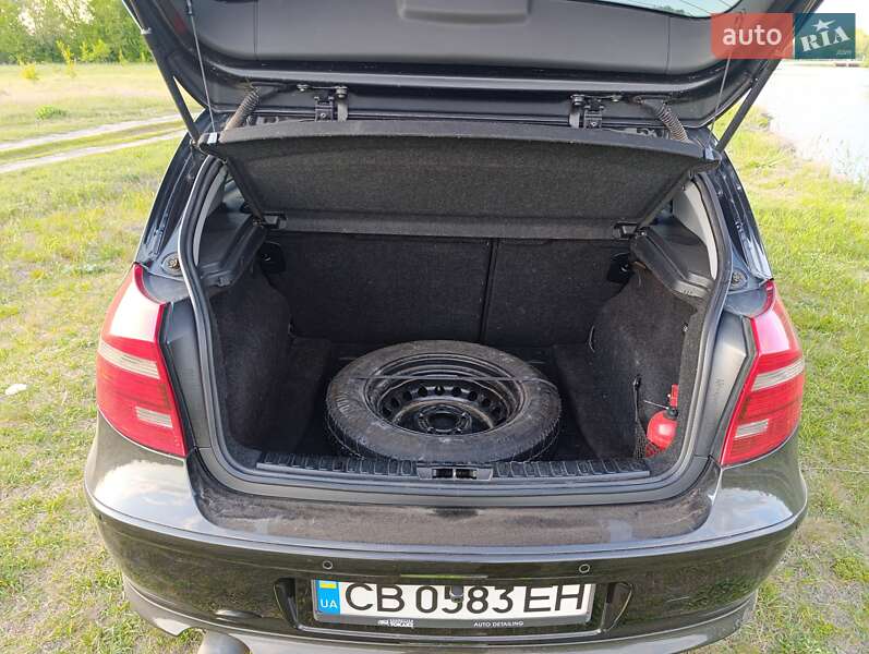 Хетчбек BMW 1 Series 2007 в Сосницях