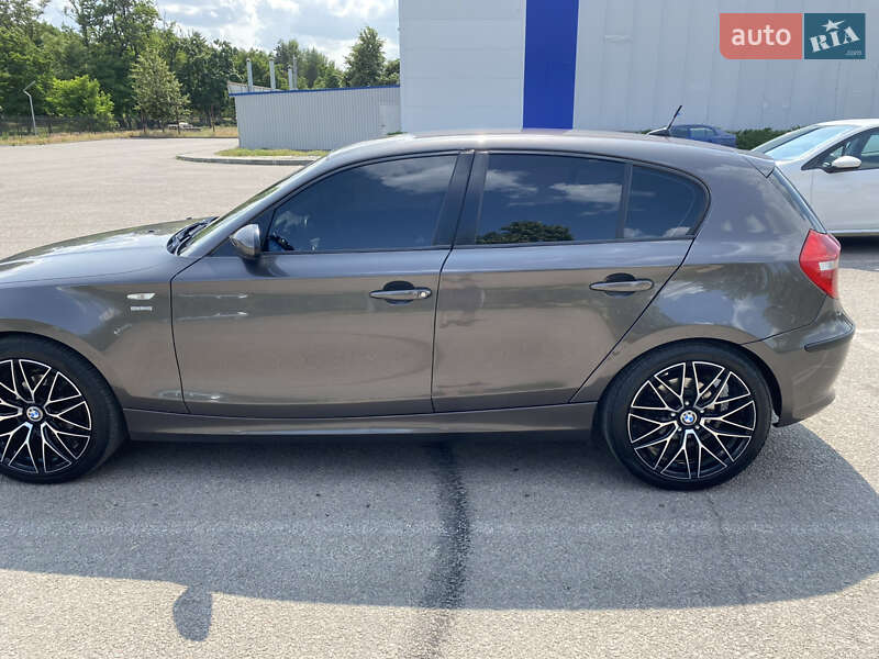 Хетчбек BMW 1 Series 2008 в Дніпрі