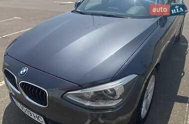 Хэтчбек BMW 1 Series 2012 в 