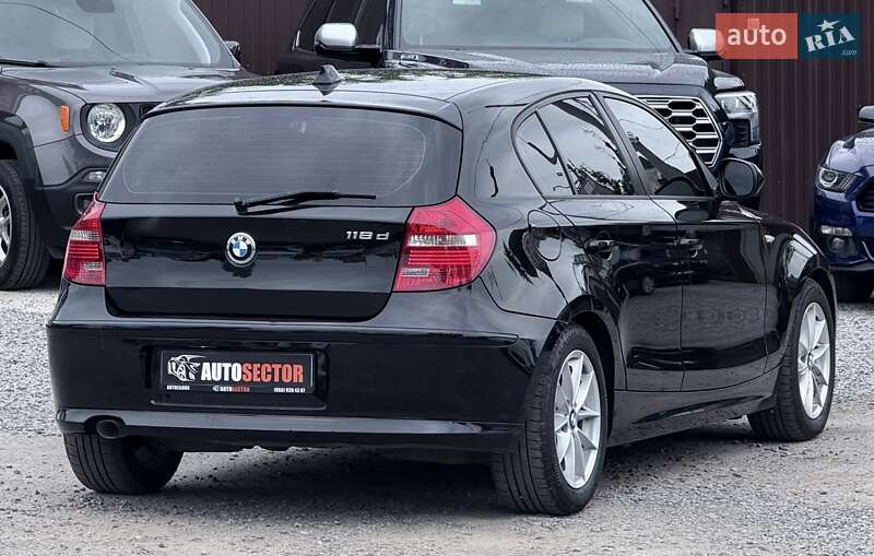 Хэтчбек BMW 1 Series 2011 в Харькове