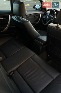 Хетчбек BMW 1 Series 2009 в 